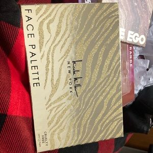 Nicole miller face palette